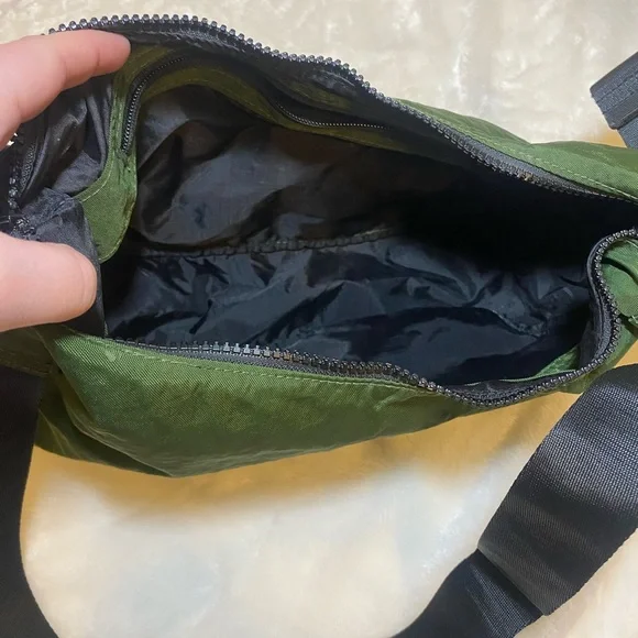 BAGGU Bay Laurel Medium Crescent Bag - Picture 13 of 15